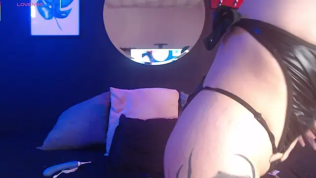 Snapshot of TamaraaRoss_ chatting on 11-07-25, 06:52 TamaraaRoss online show from 11-07-25, 06:52