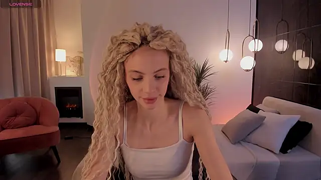 Snapshot of mia_silkk chatting on 10-20-25, 06:25 mia silkk online show from 10-20-25, 06:25