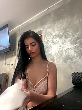 MissHerra2 online show from 12-15-25, 12:09