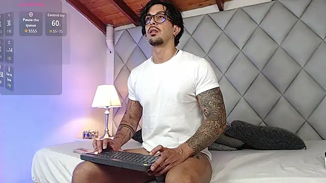 Liam Espinoza online show from 10-28-25, 07:27