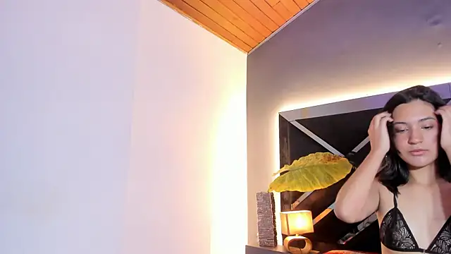 Emmy  Rossee online show from 10-16-25, 01:12