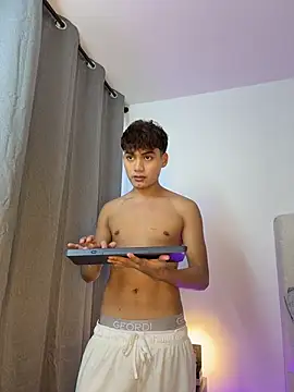 Snapshot of santi_Rush chatting on 10-14-25, 08:53 santi Rush online show from 10-14-25, 08:53