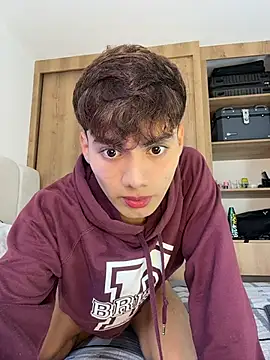 Snapshot of santi_Rush chatting on 10-17-25, 09:28 santi Rush online show from 10-17-25, 09:28