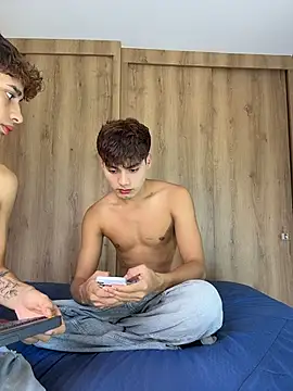 Snapshot of santi_Rush chatting on 10-25-25, 07:52 santi Rush online show from 10-25-25, 07:52