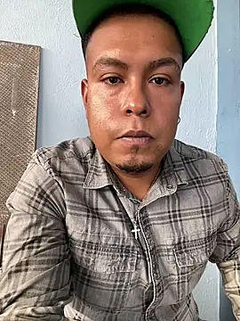 Snapshot of Morrohot13 chatting on 10-10-25, 07:24 Morrohot13 online show from 10-10-25, 07:24