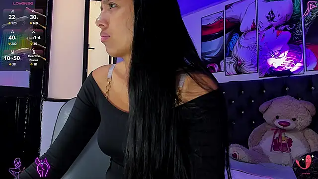 Briseida-White online show from 12-19-25, 01:40