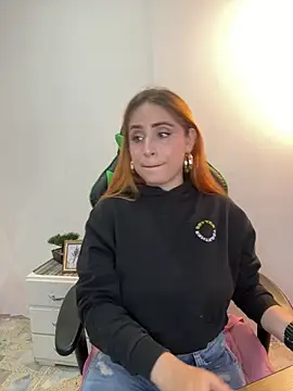 Snapshot of Adeline_1 chatting on 10-10-25, 07:35 Adeline 1 online show from 10-10-25, 07:35