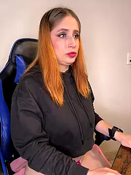 Snapshot of Adeline_1 chatting on 10-20-25, 09:15 Adeline 1 online show from 10-20-25, 09:15