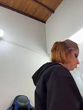 Snapshot of Adeline_1 chatting on 12-02-25, 01:33 Adeline 1 online show from 12-02-25, 01:33