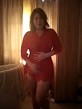 Snapshot of Ambika_beauty chatting on 12-22-25, 10:56 Ambika beauty online show from 12-22-25, 10:56