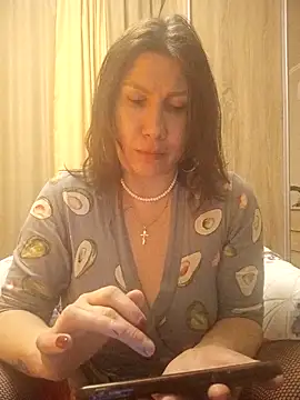 Snapshot of Ambika_beauty chatting on 02-01-26, 10:52 Ambika beauty online show from 02-01-26, 10:52