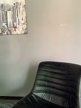 LunaMoore Pink online show from 12-20-25, 12:45