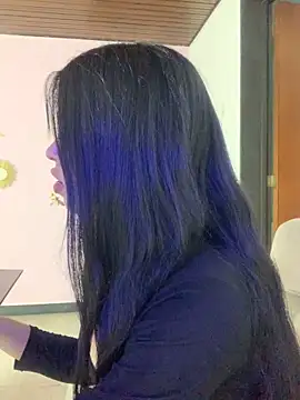 LunaMoore Pink online show from 04-24-26, 12:40