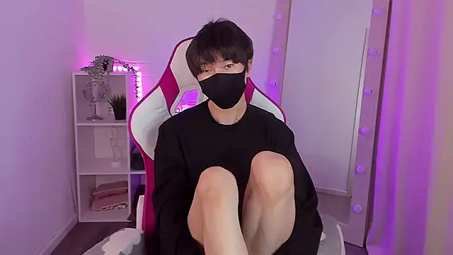 ShyAzianBoy online show from 10-15-25, 01:00