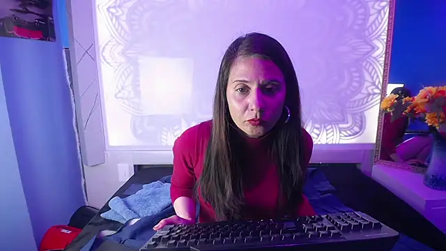 Kylie Bloom online show from 10-26-25, 02:06