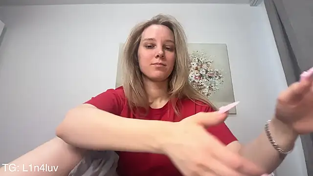 AIicaparkerc online show from 02-10-26, 07:34