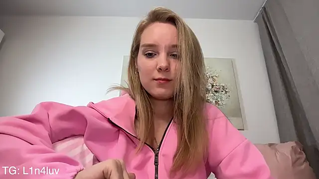 AIicaparkerc online show from 04-01-26, 06:16