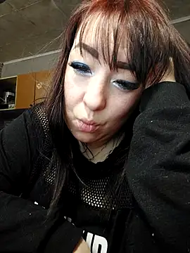 Snapshot of Sandy_Mildred chatting on 10-25-25, 08:58 Sandy Mildred online show from 10-25-25, 08:58