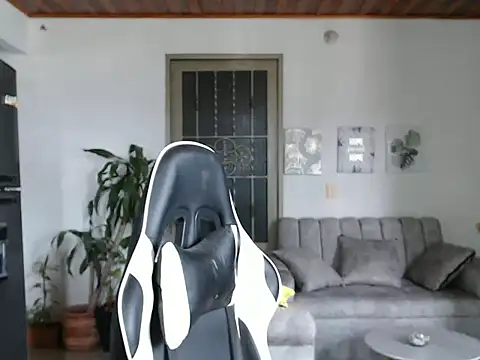 Snapshot of moon1_95 chatting on 10-20-25, 06:41 moon1 95 online show from 10-20-25, 06:41