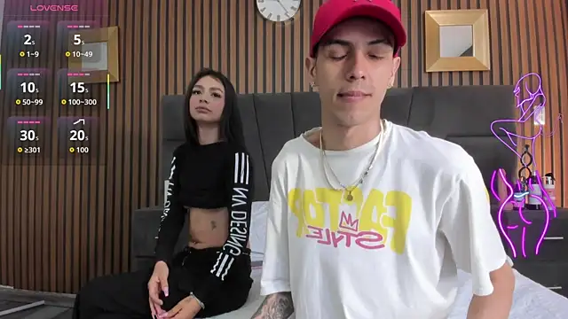 DerryAndIzzy online show from 11-20-25, 06:13