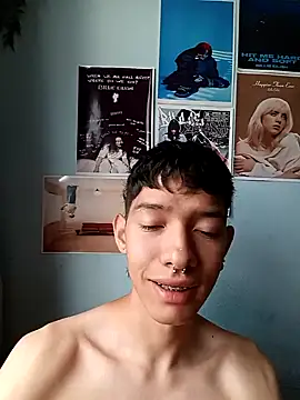 Snapshot of heyy_noah11 chatting on 10-13-25, 06:41 heyy noah11 online show from 10-13-25, 06:41