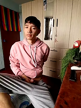 Snapshot of heyy_noah11 chatting on 10-14-25, 03:35 heyy noah11 online show from 10-14-25, 03:35