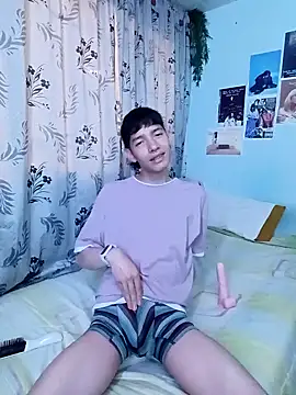 Snapshot of heyy_noah11 chatting on 10-21-25, 03:07 heyy noah11 online show from 10-21-25, 03:07