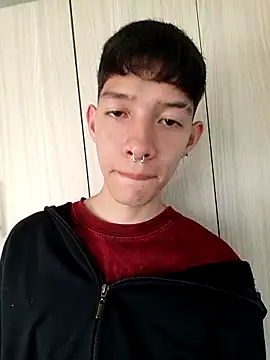 Snapshot of heyy_noah11 chatting on 10-24-25, 09:22 heyy noah11 online show from 10-24-25, 09:22