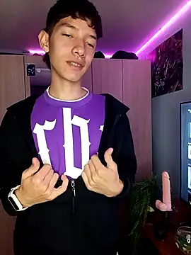 Snapshot of heyy_noah11 chatting on 11-03-25, 01:29 heyy noah11 online show from 11-03-25, 01:29