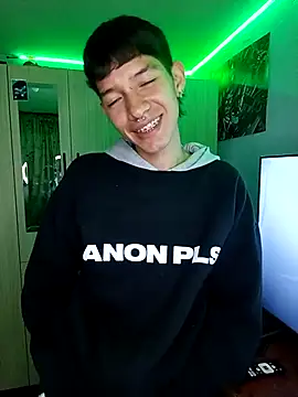 Snapshot of heyy_noah11 chatting on 11-06-25, 12:55 heyy noah11 online show from 11-06-25, 12:55