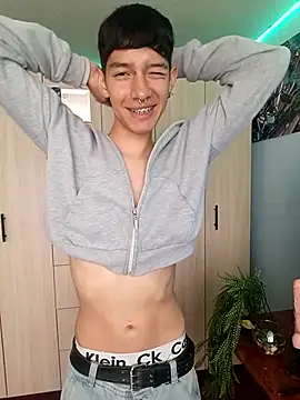 Snapshot of heyy_noah11 chatting on 11-06-25, 06:42 heyy noah11 online show from 11-06-25, 06:42