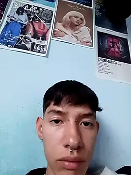 Snapshot of heyy_noah11 chatting on 11-11-25, 10:43 heyy noah11 online show from 11-11-25, 10:43