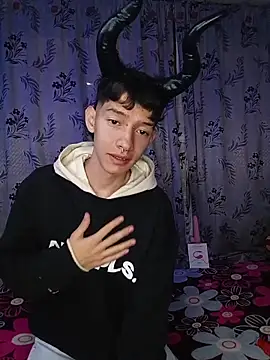 Snapshot of heyy_noah11 chatting on 11-13-25, 03:05 heyy noah11 online show from 11-13-25, 03:05