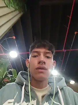 Snapshot of heyy_noah11 chatting on 11-16-25, 07:52 heyy noah11 online show from 11-16-25, 07:52