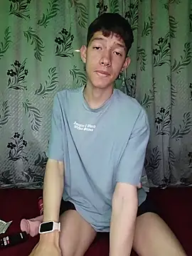 Snapshot of heyy_noah11 chatting on 11-21-25, 01:04 heyy noah11 online show from 11-21-25, 01:04