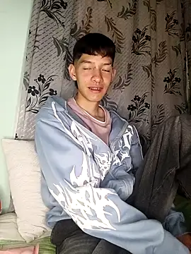 Snapshot of heyy_noah11 chatting on 11-28-25, 12:13 heyy noah11 online show from 11-28-25, 12:13