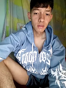 Snapshot of heyy_noah11 chatting on 11-30-25, 08:02 heyy noah11 online show from 11-30-25, 08:02