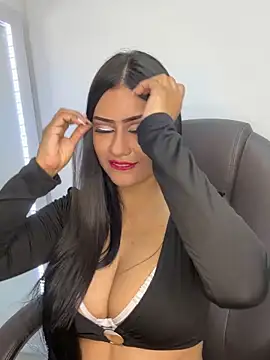 Snapshot of _Isabella_1 chatting on 11-14-25, 02:32 Isabella 1 online show from 11-14-25, 02:32