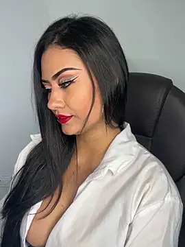 Snapshot of _Isabella_1 chatting on 11-17-25, 02:39 Isabella 1 online show from 11-17-25, 02:39