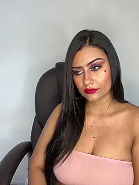 Snapshot of _Isabella_1 chatting on 11-18-25, 02:28 Isabella 1 online show from 11-18-25, 02:28