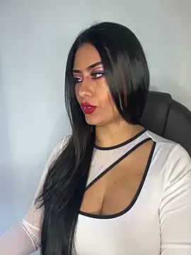 Snapshot of _Isabella_1 chatting on 11-25-25, 02:33 Isabella 1 online show from 11-25-25, 02:33