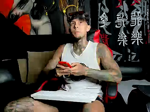 Molotov Explosive online show from 10-12-25, 12:31