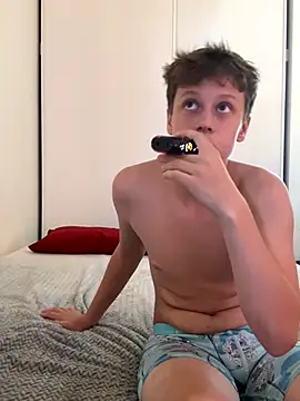 Snapshot of katiesxoxo3 chatting on 10-18-25, 09:04 katiesxoxo3 online show from 10-18-25, 09:04