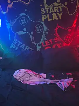 Snapshot of MiniMonroe chatting on 11-07-25, 07:08 MiniMonroe online show from 11-07-25, 07:08