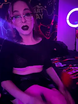 Snapshot of MiniMonroe chatting on 11-09-25, 09:18 MiniMonroe online show from 11-09-25, 09:18