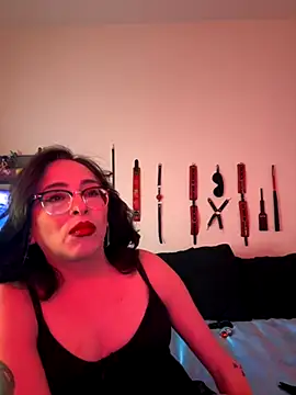 Snapshot of MiniMonroe chatting on 12-01-25, 11:26 MiniMonroe online show from 12-01-25, 11:26