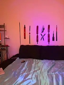 Snapshot of MiniMonroe chatting on 12-03-25, 10:46 MiniMonroe online show from 12-03-25, 10:46