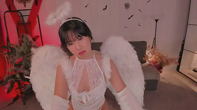 Erika Kim online show from 10-29-25, 06:04