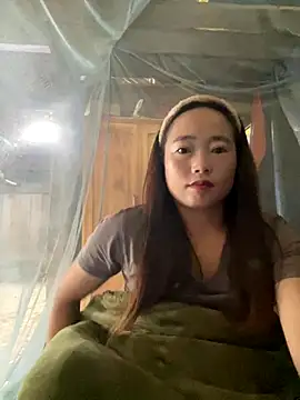 Snapshot of Maymay__ chatting on 10-30-25, 03:19 Maymay online show from 10-30-25, 03:19