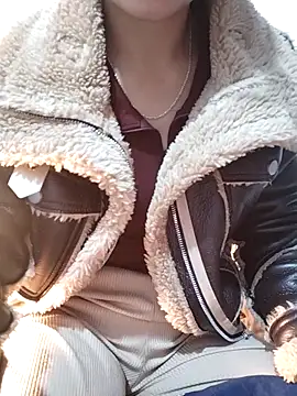 Snapshot of Maymay__ chatting on 11-06-25, 11:44 Maymay online show from 11-06-25, 11:44